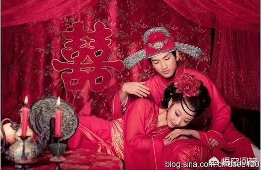 一床不睡两条蛇的说法，蛇猴配为什么两种说法