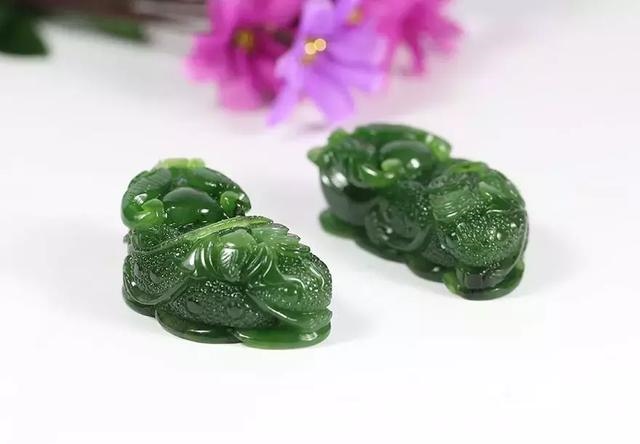 貔貅吊坠头朝哪更好，貔貅吊坠寓意