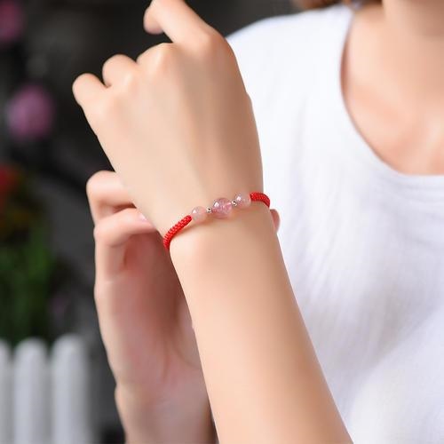 女人戴几颗转运珠更好，女人转运珠一般带几颗