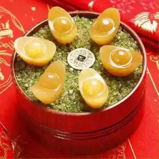 4年鼠女适合做什么生意，84年属鼠人做哪种生意最旺"