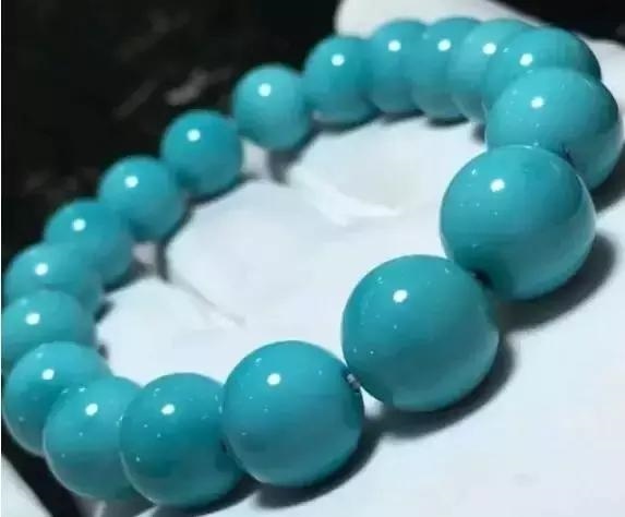 983年属猪戴什么手串好，属猪佩戴什么饰品最旺"