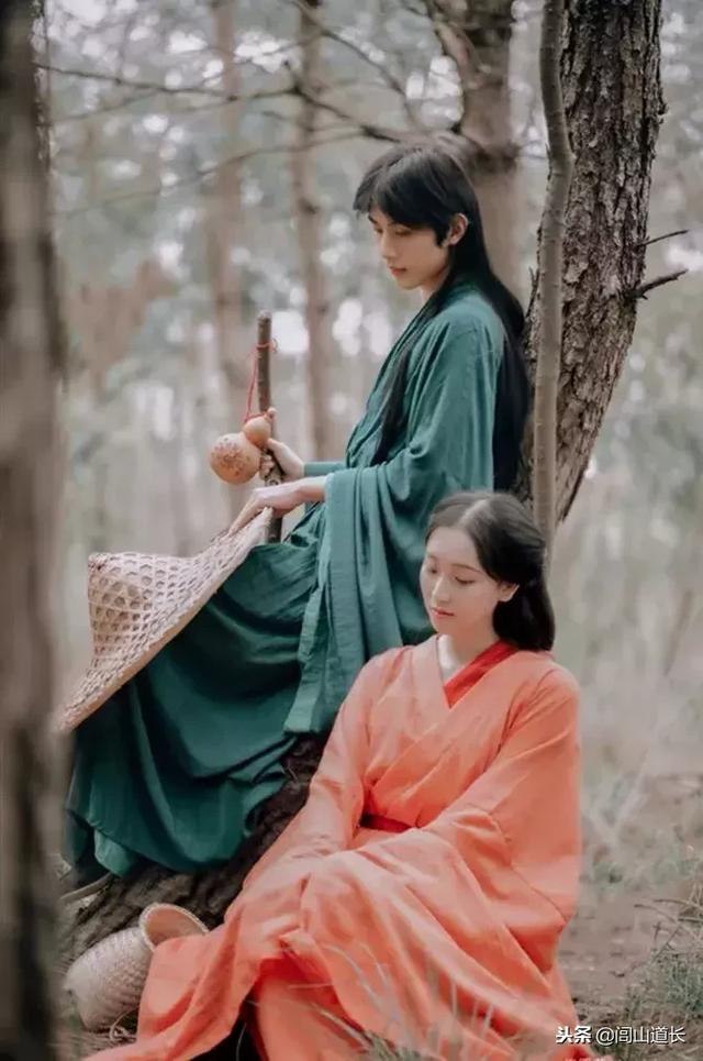 001年属蛇的桃花劫，2022