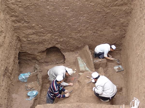 属鼠女出生农历四月初八，属鼠农历四月出生好吗男人