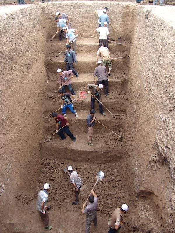 属鼠女出生农历四月初八，属鼠农历四月出生好吗男人