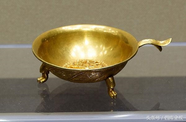 4年属鼠适合佩戴金器吗，1996属鼠五行火缺什么"