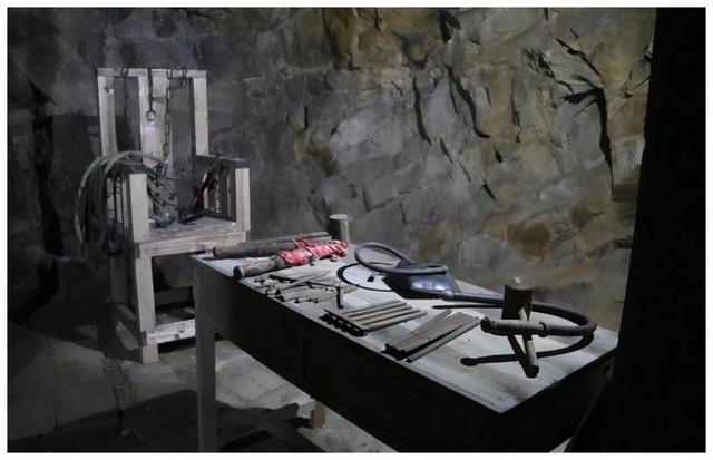 984年出生女是什么命，1984年出生的鼠是什么命"