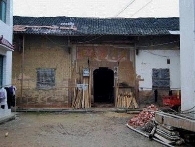 984年出生女是什么命，1984年出生的鼠是什么命"