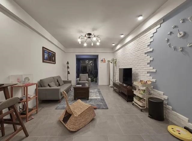 属兔电视背景墙什么更佳，属兔客厅适合挂什么画