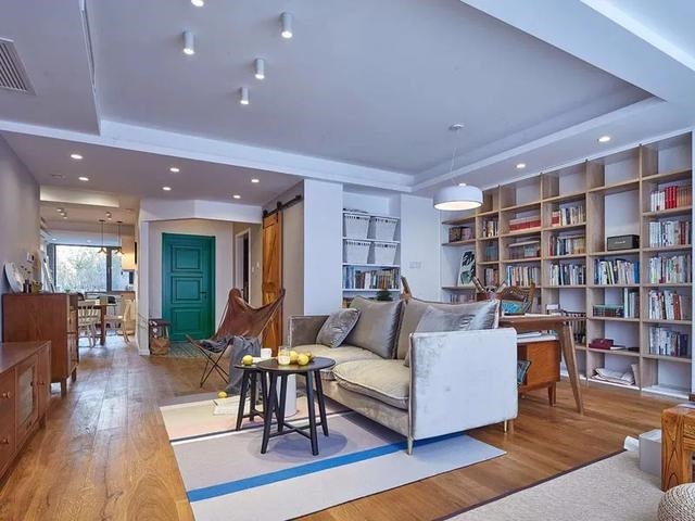 属兔电视背景墙什么更佳，属兔客厅适合挂什么画