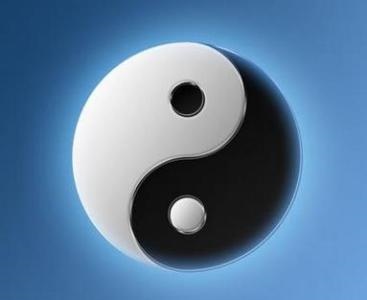 八字阴差阳错男命特点，阴阳差错日出生的女命