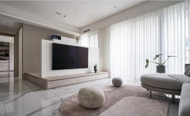 属兔电视背景墙什么更佳，属兔客厅适合挂什么画