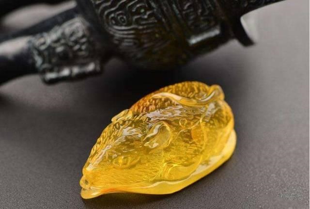 属鼠的店里摆什么招财，属鼠的开店起名大全