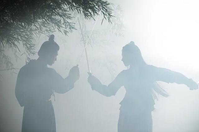 013属蛇女孩名字大全免费，2013属蛇的男孩取什么名字"