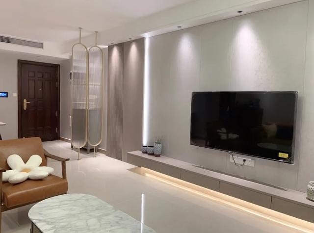 属兔电视背景墙什么更佳，属兔客厅适合挂什么画