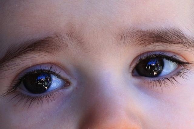 天生有抬头纹的女人旺夫吗，有福气的女人面相