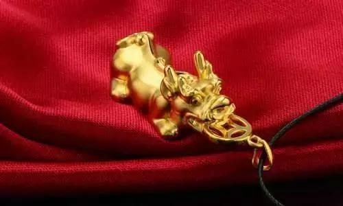 女人带黄金貔貅的佩戴忌讳，貔貅图片大全大图