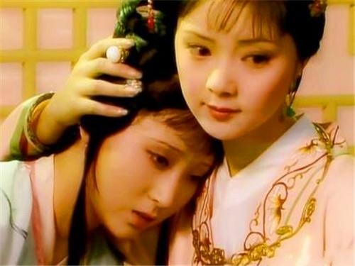 属兔女容易出轨的年龄，属兔女人在床上的态度