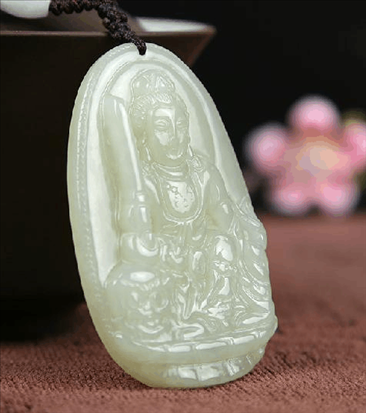 属兔的佩戴什么吊坠好，属兔男适合佩戴什么吊坠