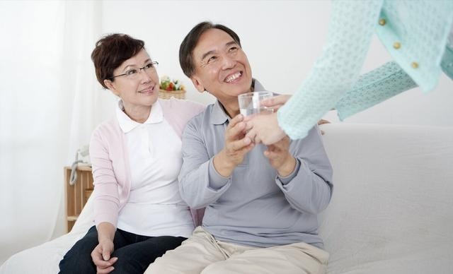 男龙女蛇婚姻太痛苦，男蛇女龙婚姻能长久吗