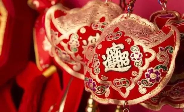 女孩农历十五命硬克夫，腊月十五出生的人命运