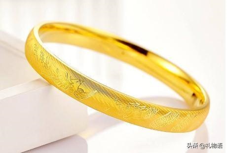 戴玉好还是带黄金好，男的带玉还是带金子好