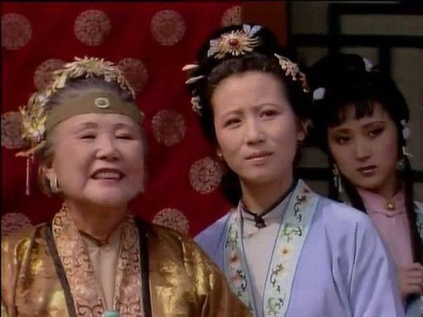 八字命硬的女人，六亲缘薄是修行人