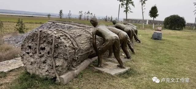 975属兔人一生命运很差，属兔男喜欢女人的穿着"