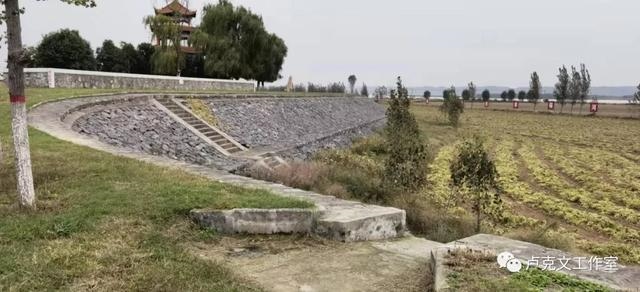 975属兔人一生命运很差，属兔男喜欢女人的穿着"