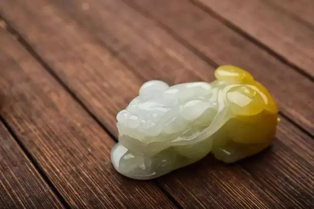 为什么属龙的不能戴玉,属龙的可以戴玉吗