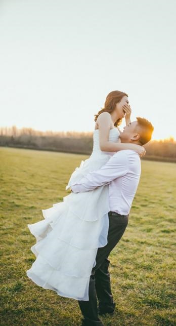 出生时辰看另一半家境，配偶有钱的日柱