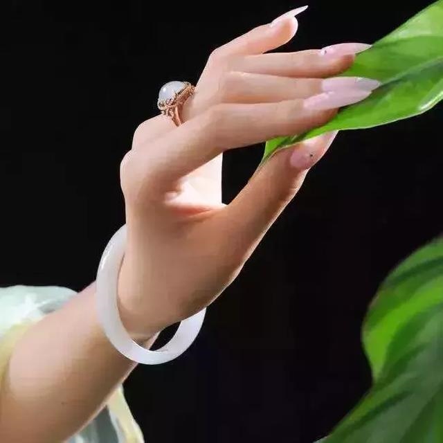 为什么属龙的不能戴玉，属龙的可以戴玉吗