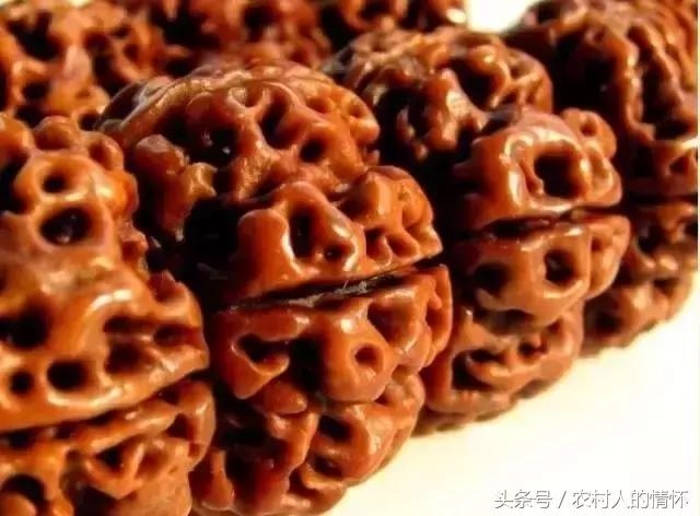 适合1974年属虎人戴的手链，生肖虎命中有两大贵人