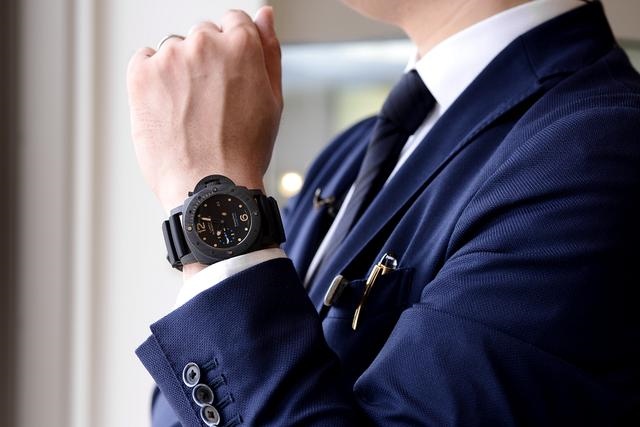 987年属兔戴手表，1987年属兔的适合养什么"