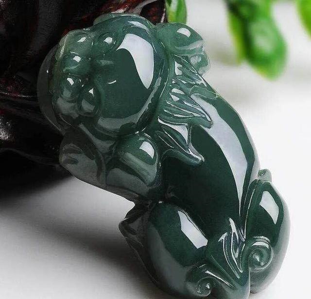 玉貔貅吊坠的戴法与禁忌，买玉貔貅要注意什么