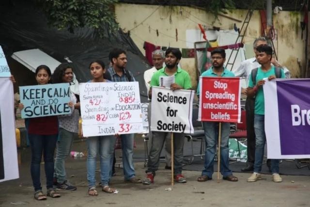 印度预言女子佛的特征，预言降世女佛的印记