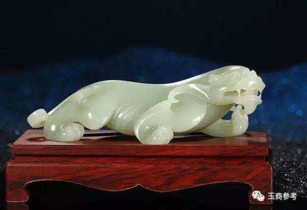 玉貔貅吊坠图片，6种人千万不能戴貔貅