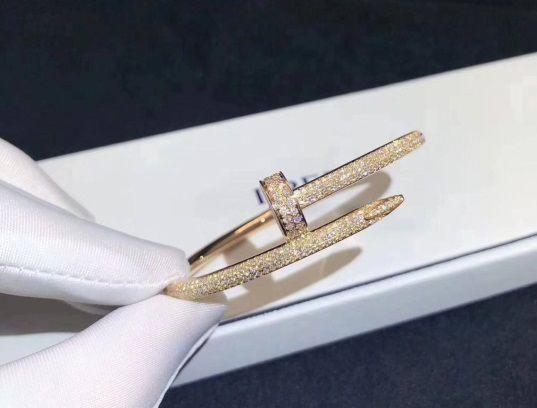 0岁适合戴哪种玉镯，两三百的玉可以养人吗"