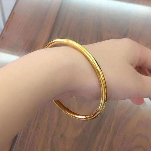 0岁适合戴哪种玉镯，两三百的玉可以养人吗"