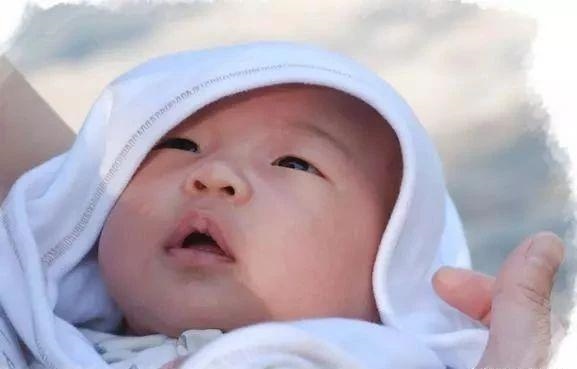 001闰四月出生的女孩子好吗，老人说闰月生的孩子不好"