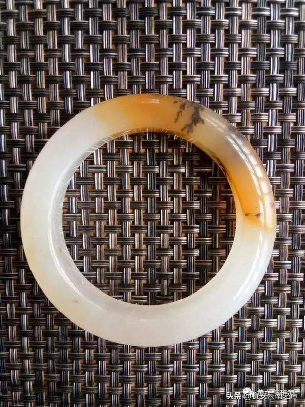 9年属羊女能戴貔貅吗,女戴貔貅左手还是右手"