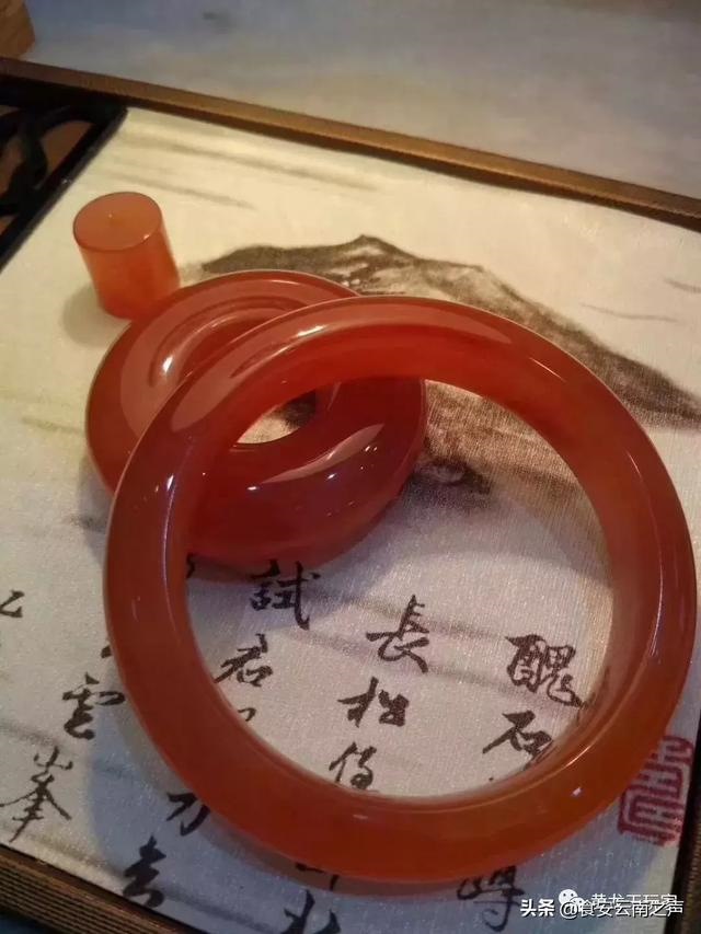 9年属羊女能戴貔貅吗,女戴貔貅左手还是右手"