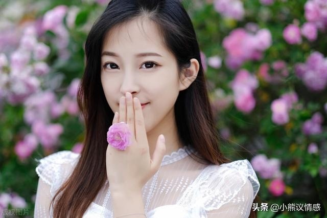 女人走桃花运的征兆，桃花运最旺的九种女人