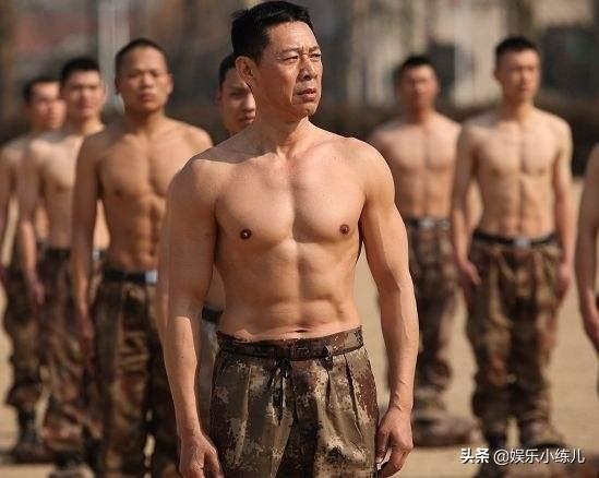 属鼠的今年六十几岁，属鼠的人2022 年运势