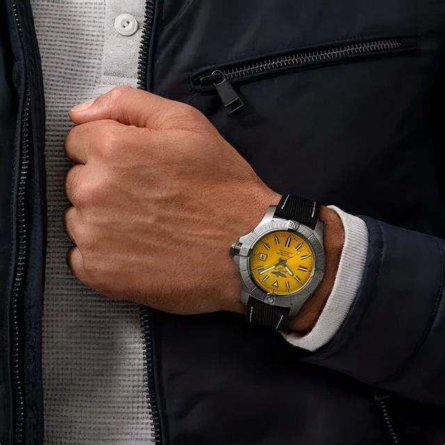 987年属兔戴手表，1987年属兔的适合养什么"