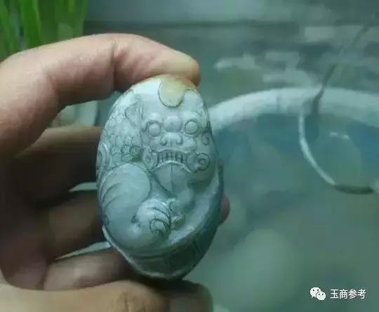 玉貔貅吊坠图片，6种人千万不能戴貔貅