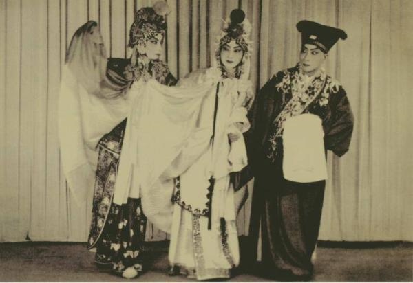 001年蛇女一生的婚姻，2001年属蛇女人的婚姻"