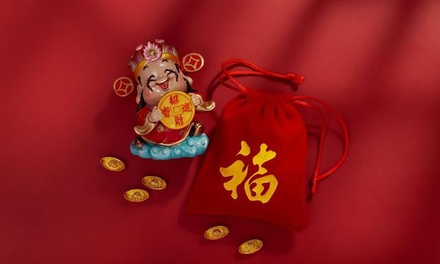 八字免费算命2022年运势，免费算命生辰八字测2022 年运势