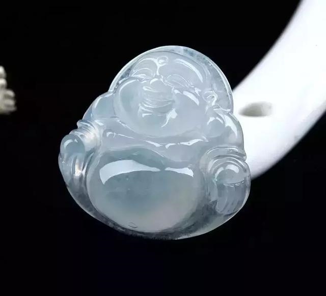 为什么属龙的不能戴玉，属龙的戴什么吊坠更好