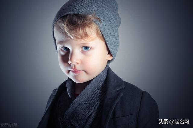 属蛇男孩名字更佳用字，属蛇 名字大全霸气的