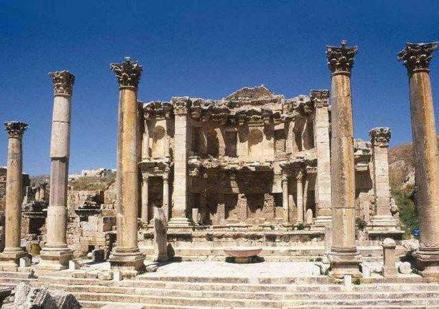 属兔的今年是不是不顺，属兔宜带什么